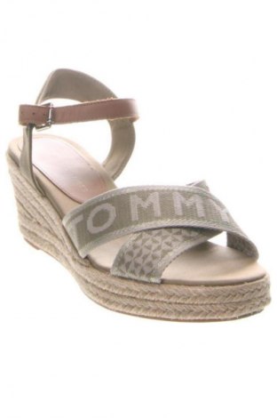 Sandały Tommy Hilfiger, Rozmiar 38, Kolor Kolorowy, Cena 157,30 zł