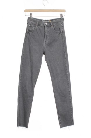 Dámske džínsy  Pull&Bear, Veľkosť XS, Farba Sivá, 99% bavlna, 1% elastan, Cena  10,67 €