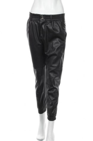 Γυναικείο παντελόνι δερμάτινο Bershka, Μέγεθος S, Χρώμα Μαύρο, Δερματίνη, Τιμή 25,98 €