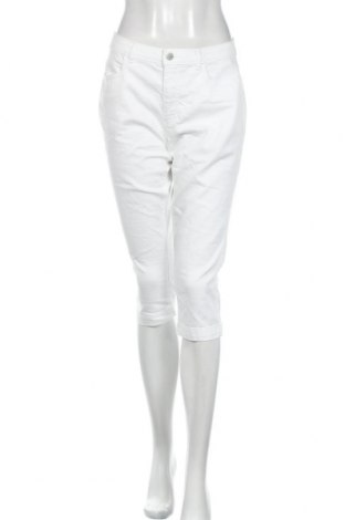 Дамски панталон Days Like This, Размер M, Цвят Бял, 66% памук, 32% полиестер, 2% еластан, Цена 36,75 лв.