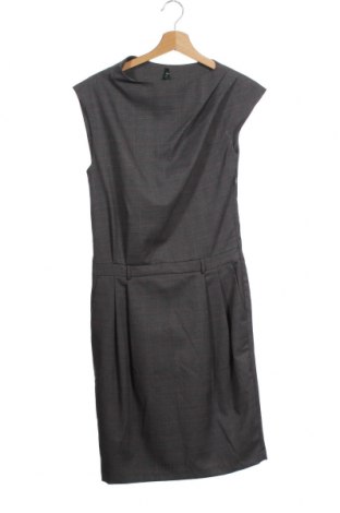 Kleid United Colors Of Benetton, Größe XS, Farbe Grau, 65% Polyester, 33% Viskose, 2% Elastan, Preis 7,10 €