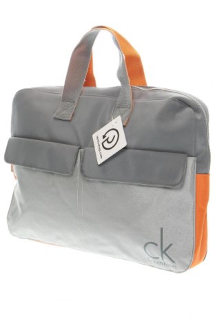 Чанта за лаптоп Calvin Klein, Цвят Сив, Цена 116,00 лв.