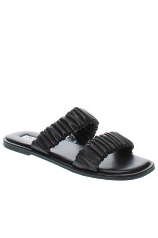 Papuci Inuovo, Mărime 40, Culoare Negru, Preț 163,16 Lei
