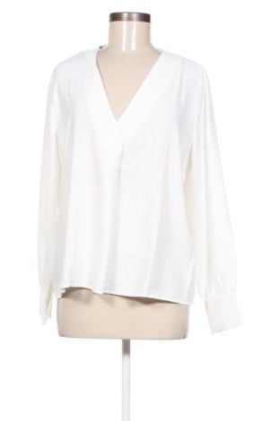 Damen Shirt About You, Größe M, Farbe Weiß, Preis 23,71 €