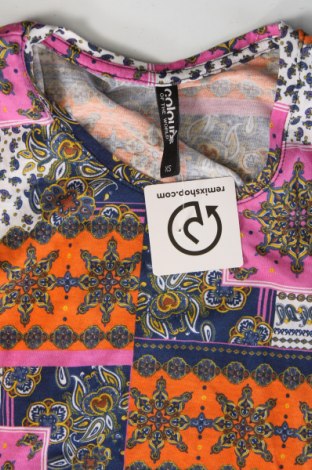 Γυναικεία μπλούζα Colours Of The World, Μέγεθος XS, Χρώμα Πολύχρωμο, Τιμή 5,54 €