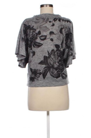 Γυναικεία μπλούζα Forever 21, Μέγεθος M, Χρώμα Γκρί, Τιμή 3,71 €