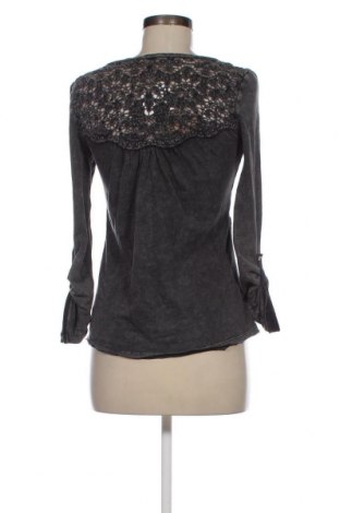 Damen Shirt Khujo, Größe S, Farbe Grau, Preis 42,06 €