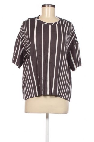 Damen Shirt Mtwtfss Weekday, Größe S, Farbe Grau, Preis 10,23 €