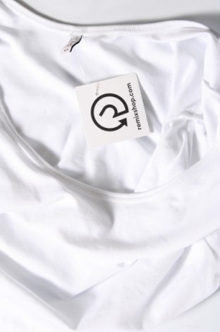 Дамска блуза ONLY, Размер XS, Цвят Бял, Цена 46,00 лв.