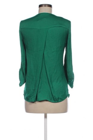 Damen Shirt Stradivarius, Größe S, Farbe Grün, Preis 10,00 €