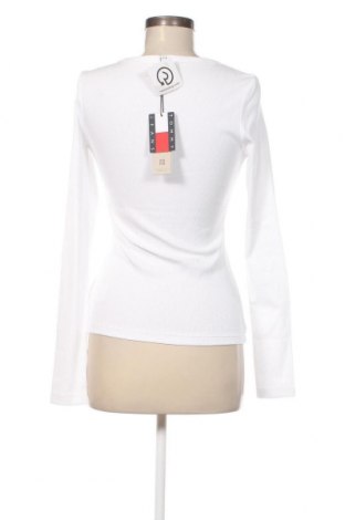 Damen Shirt Tommy Jeans, Größe L, Farbe Weiß, Preis 32,16 €