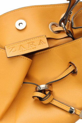 Дамска чанта Zara, Цвят Жълт, Цена 39,90 лв.