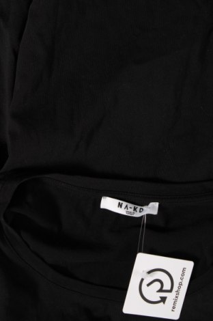 Γυναικείο t-shirt NA-KD, Μέγεθος L, Χρώμα Μαύρο, Τιμή 8,00 €
