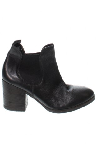 Dámské boty  Carmens, Velikost 40, Barva Černá, Cena  881,00 Kč