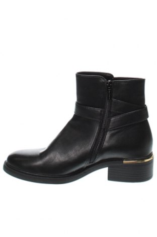 Botine de damă Clara Barson, Mărime 40, Culoare Negru, Preț 53,86 Lei