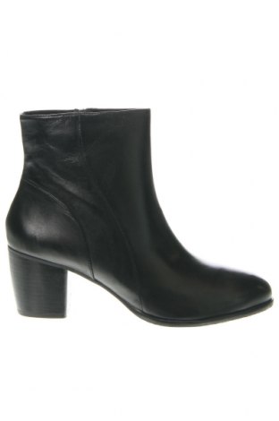 Dámské boty  SPM, Velikost 40, Barva Černá, Cena  1 728,00 Kč