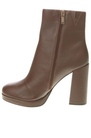 Botine de damă Steve Madden, Mărime 40, Culoare Maro, Preț 229,99 Lei