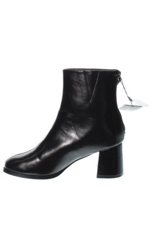 Dámské boty  Vero Moda, Velikost 38, Barva Černá, Cena  391,00 Kč