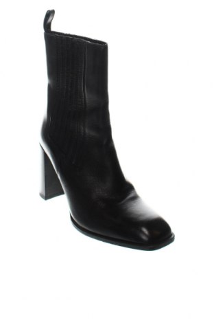 Γυναικεία μποτάκια Zara, Μέγεθος 37, Χρώμα Μαύρο, Τιμή 23,36 €