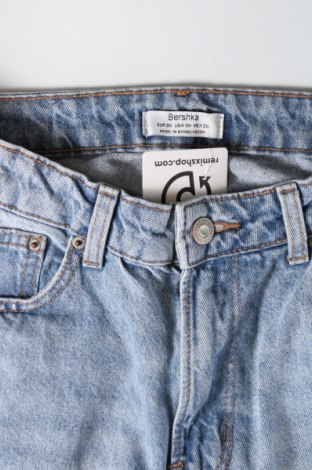 Damskie jeansy Bershka, Rozmiar S, Kolor Niebieski, Cena 67,41 zł