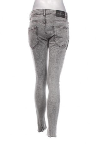 Damen Jeans Bershka, Größe M, Farbe Grau, Preis 7,60 €