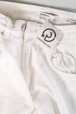 Damen Jeans Bershka, Größe XS, Farbe Weiß, Preis 7,56 €