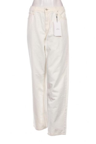 Дамски дънки Calvin Klein Jeans, Размер M, Цвят Бял, Цена 85,80 лв.