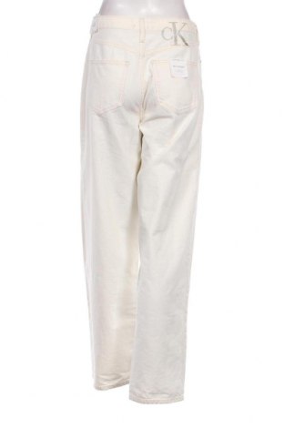 Дамски дънки Calvin Klein Jeans, Размер M, Цвят Бял, Цена 70,20 лв.