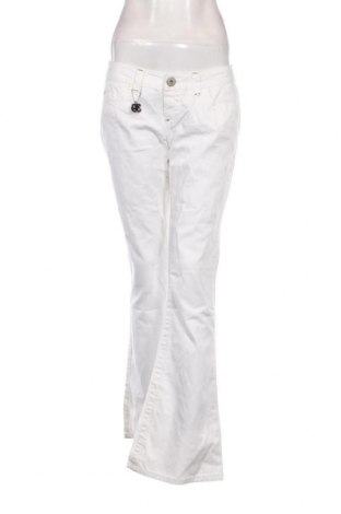 Γυναικείο Τζίν Cross, Μέγεθος M, Χρώμα Λευκό, Τιμή 11,51 €