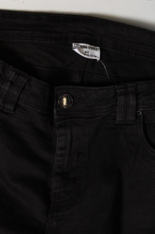 Blugi de femei Denim 1982, Mărime XL, Culoare Negru, Preț 42,93 Lei