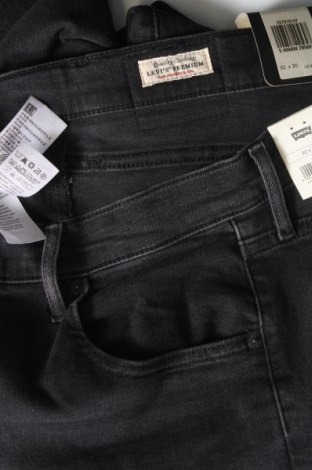 Dámske džínsy  Levi's, Veľkosť M, Farba Sivá, Cena  88,66 €