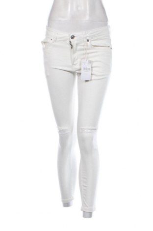 Damen Jeans Mango, Größe S, Farbe Weiß, Preis 18,07 €