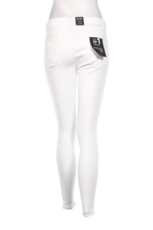 Damen Jeans Noisy May, Größe M, Farbe Weiß, Preis 10,91 €