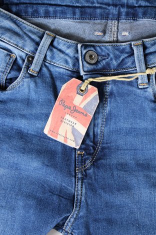 Дамски дънки Pepe Jeans, Размер S, Цвят Син, Цена 129,07 лв.