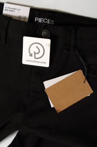 Dámske džínsy  Pieces, Veľkosť L, Farba Čierna, Cena  8,33 €