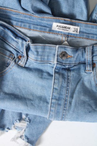 Damskie jeansy Pull&Bear, Rozmiar M, Kolor Niebieski, Cena 92,99 zł