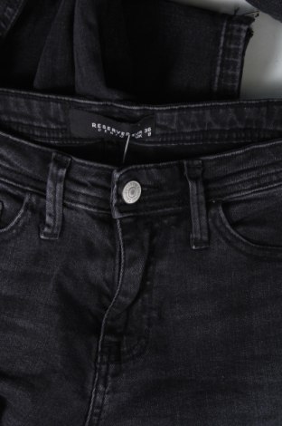 Dámske džínsy  Reserved, Veľkosť S, Farba Čierna, Cena  4,44 €