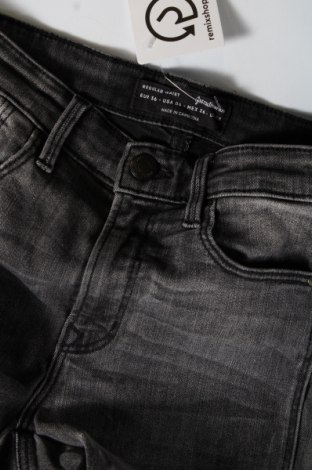 Damskie jeansy Stradivarius, Rozmiar S, Kolor Szary, Cena 27,83 zł