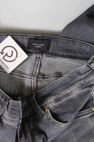 Damskie jeansy Vero Moda, Rozmiar M, Kolor Szary, Cena 51,99 zł