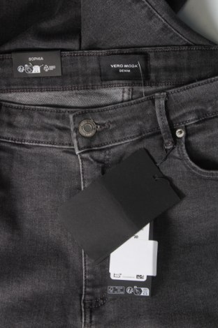 Dámske džínsy  Vero Moda, Veľkosť XL, Farba Sivá, Cena  17,86 €