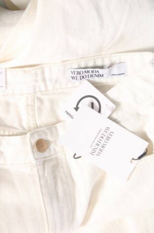 Damen Jeans Vero Moda, Größe M, Farbe Weiß, Preis 10,32 €