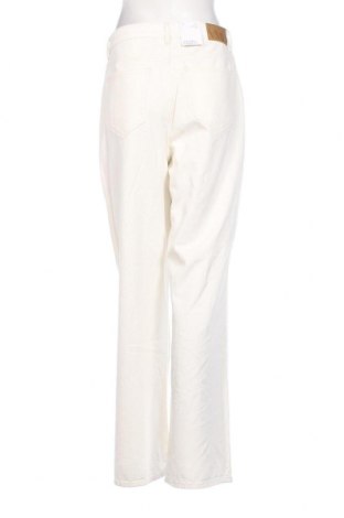 Дамски дънки Vero Moda, Размер M, Цвят Бял, Цена 26,95 лв.
