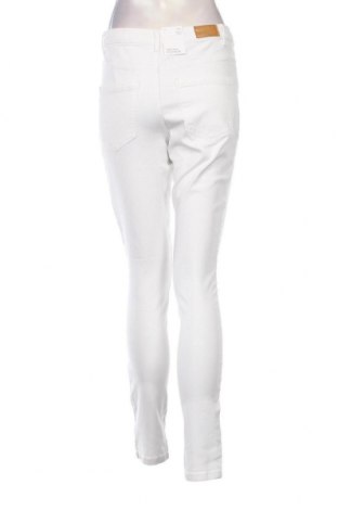 Γυναικείο Τζίν Vero Moda, Μέγεθος S, Χρώμα Λευκό, Τιμή 5,95 €