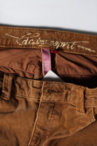 Дамски джинси Edc By Esprit, Размер M, Цвят Кафяв, Цена 11,89 лв.