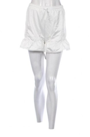 Damen Shorts, Größe S, Farbe Weiß, Preis 5,95 €