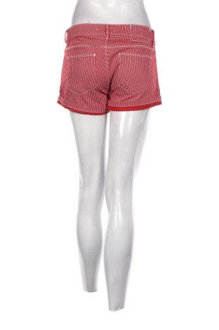 Дамски къс панталон, Размер M, Цвят Червен, Цена 11,14 лв.
