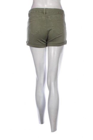 Дамски къс панталон, Размер M, Цвят Зелен, Цена 10,56 лв.