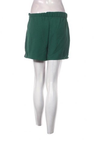 Дамски къс панталон Bershka, Размер S, Цвят Зелен, Цена 3,80 лв.