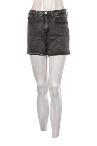 Damen Shorts Calvin Klein Jeans, Größe M, Farbe Grau, Preis 17,37 €