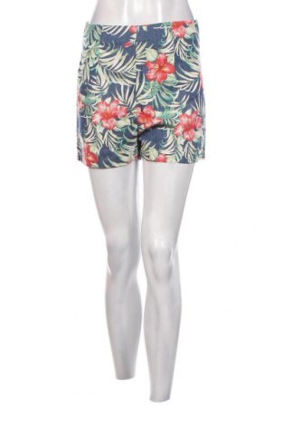 Γυναικείο κοντό παντελόνι Fashion nova, Μέγεθος S, Χρώμα Πολύχρωμο, Τιμή 5,54 €
